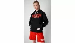 Champion X Stranger Things Hoodie Noir / Black -Sweat-shirts Femme boutique en ligne 217780 kk001 1